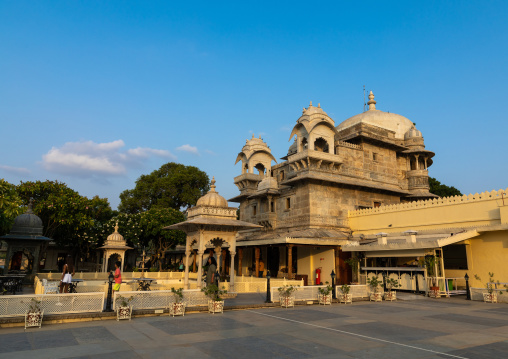 Jag mandir palace built on an island in the lake Pichola, Rajasthan, Udaipur, India