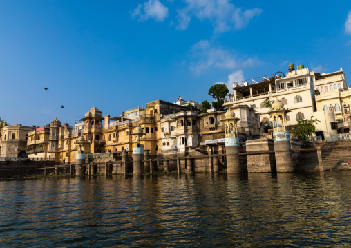 Houses on lake Pichola, Rajasthan, Udaipur, India