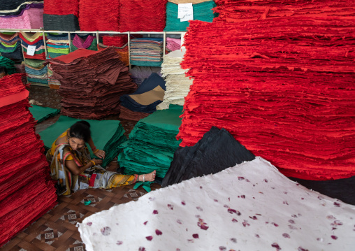 Indian workers in Salim's paper handmade paper factory, Rajasthan, Sanganer, India