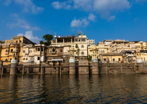 Houses on lake Pichola, Rajasthan, Udaipur, India