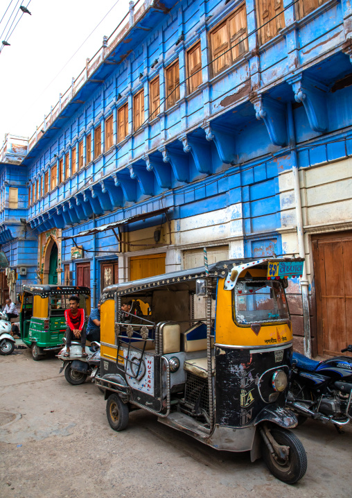 Old balcony of a brahmin blue house, Rajasthan, Jodhpur, India