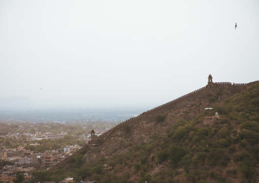 The long wall surrounding Amer fort, Rajasthan, Amer, India