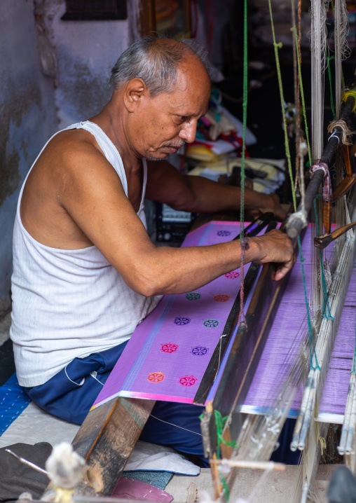 Kota doriya indian weaver, Rajasthan, Bundi, India