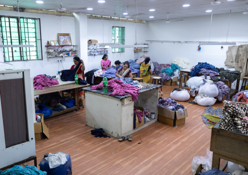 Indian tailors working in a factory, Rajasthan, Jaipur, India