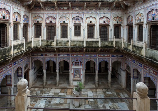 Old historic haveli courtyard, Rajasthan, Nawalgarh, India