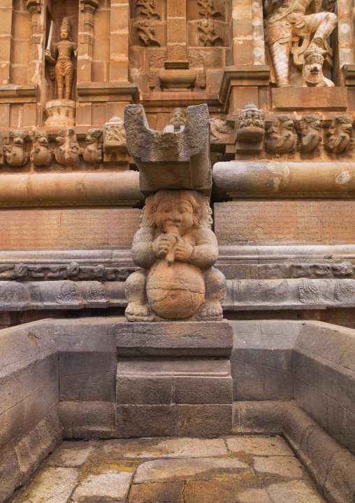 Rock Cut Carving On The Wall Of The Brihadishwara Temple, Thanjavur, India