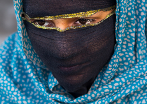 bandari woman with face covered at the panjshambe bazar thursday market, Hormozgan, Minab, Iran