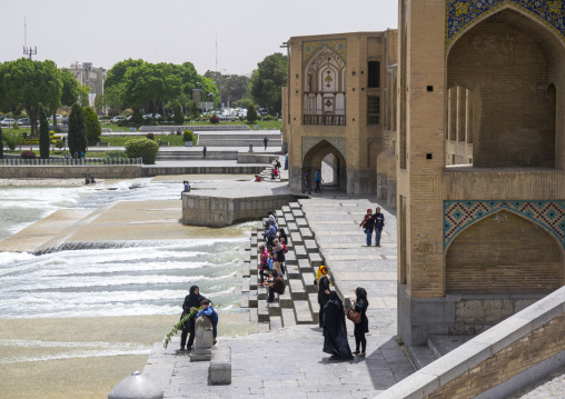 Khaju bridge pol-e khaju spanning the zayandeh river, Isfahan province, Isfahan, Iran