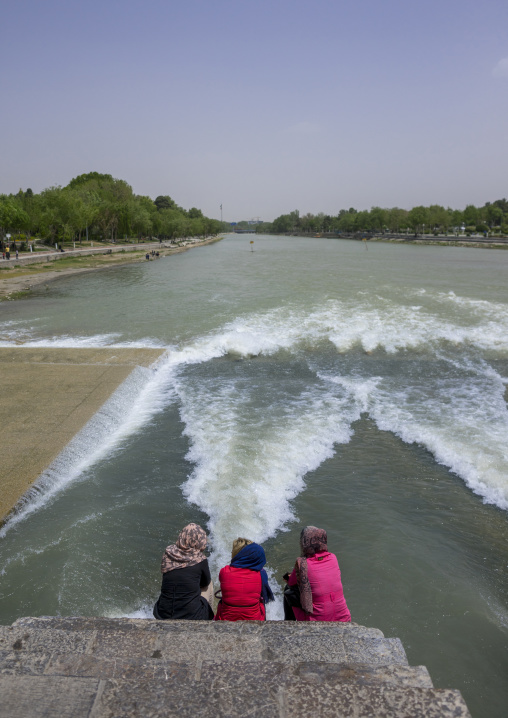 Khaju bridge pol-e khaju spanning the zayandeh river, Isfahan province, Isfahan, Iran