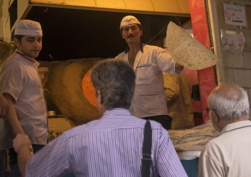 Baker in tajrish bazaar, Shemiranat county, Tehran, Iran