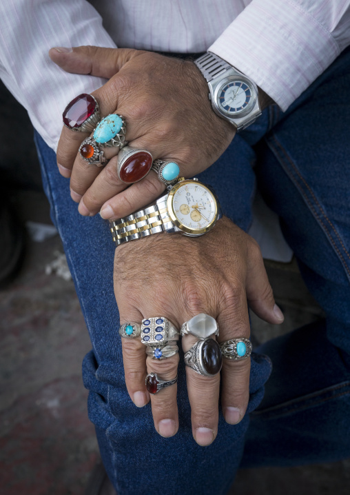 Man selling rings in tajrish bazaar, Shemiranat county, Tehran, Iran