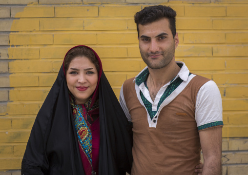 Smiling iranian couple, Isfahan province, Isfahan, Iran