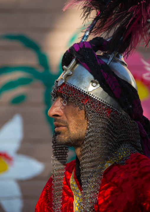 Iranian man wearing an historic costume during the Chehel Manbar ceremony one day before Ashura, Lorestan Province, Khorramabad, Iran