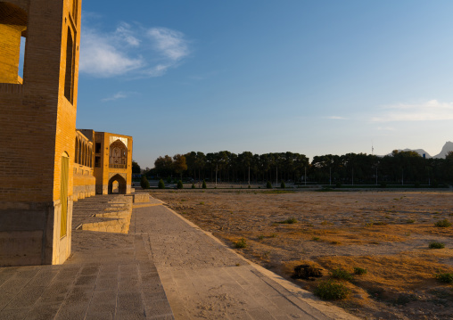 Khaju bridge Pol-e Khaju over dry Zayandeh river, Isfahan Province, Isfahan, Iran