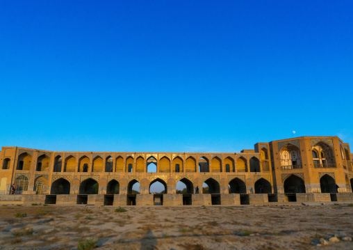 Khaju bridge Pol-e Khaju over dry Zayandeh river, Isfahan Province, Isfahan, Iran