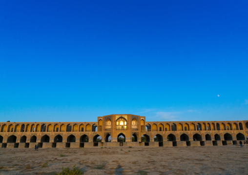 Khaju bridge Pol-e Khaju over dry Zayandeh river, Isfahan Province, Isfahan, Iran