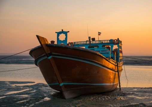 dhow boat at low tide, Qeshm Island, Laft, Iran