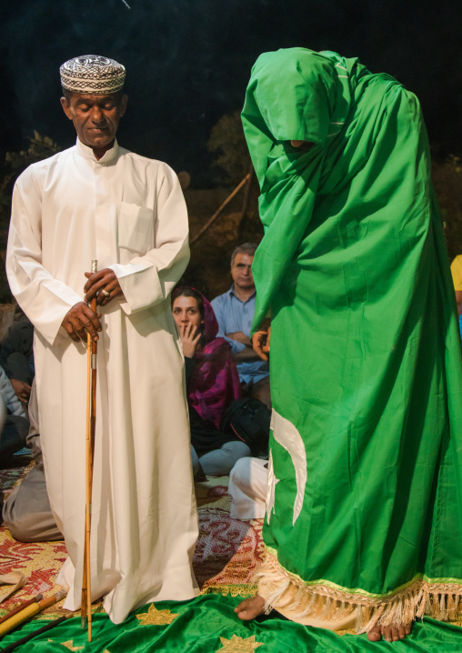 man praying during a zar ceremony, Qeshm Island, Salakh, Iran