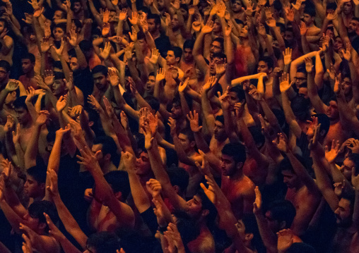 Iranian Shiite Muslim Mourners From The Mad Of Hussein Community Chanting And Self-flagellating During Muharram, Isfahan Province, Kashan, Iran