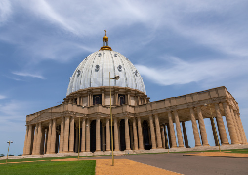 Our lady of peace basilica christian cathedral built by Félix Houphouët-Boigny, Région des Lacs, Yamoussoukro, Ivory Coast