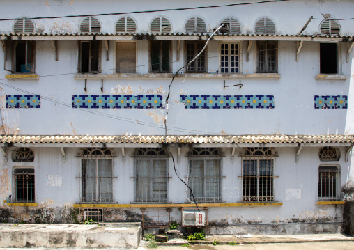 Old french colonial building formerly the Banque Centrale Africaine in the UNESCO world heritage area, Sud-Comoé, Grand-Bassam, Ivory Coast