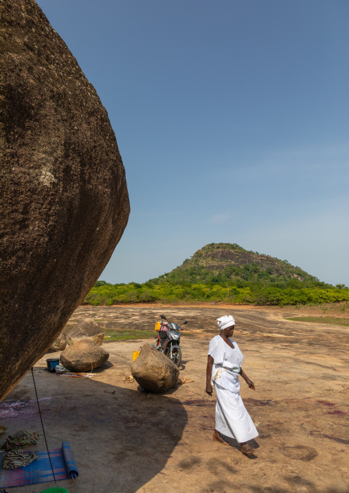 Priestess in an animist sanctuary, Savanes district, Shienlow, Ivory Coast