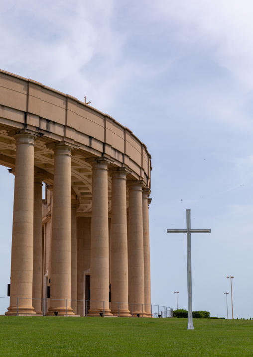 Colonnades in our lady of peace basilica christian cathedral built by Felix Houphouet-Boigny, Région des Lacs, Yamoussoukro, Ivory Coast