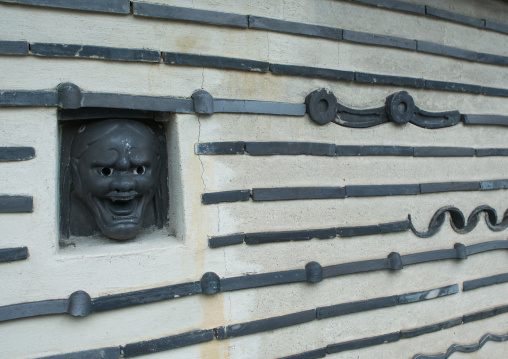 The wall surrounding koto-in temple in the daitoku-ji temple complex, Kansai region, Kyoto, Japan