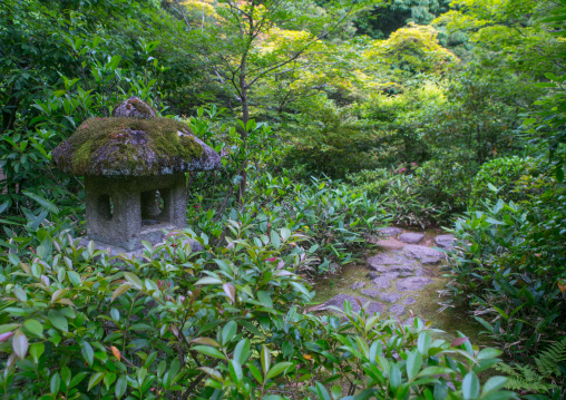 Garden in koto-in zen buddhist temple in daitoku-ji, Kansai region, Kyoto, Japan