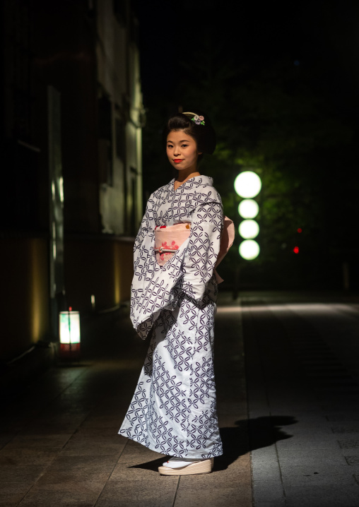 Portrait of a maiko called Chikasaya, Kansai region, Kyoto, Japan