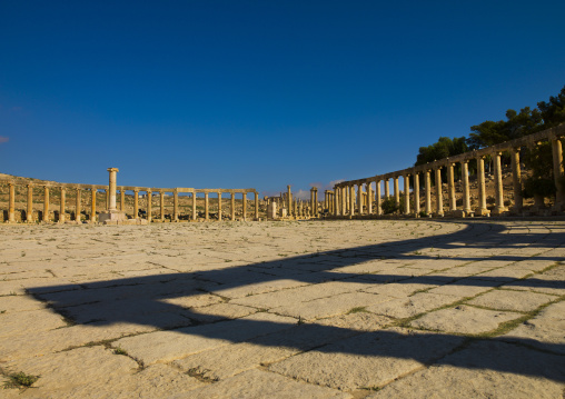 Roman Oval Forum, Jerash, Kordan