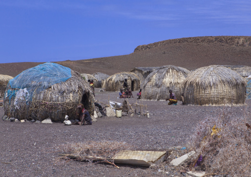 Grass huts in el molo tribe village, Turkana lake, Loiyangalani, Kenya