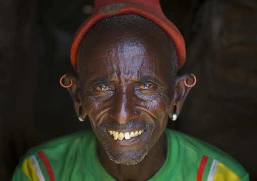 Rendille tribe old man, Marsabit district, Ngurunit, Kenya