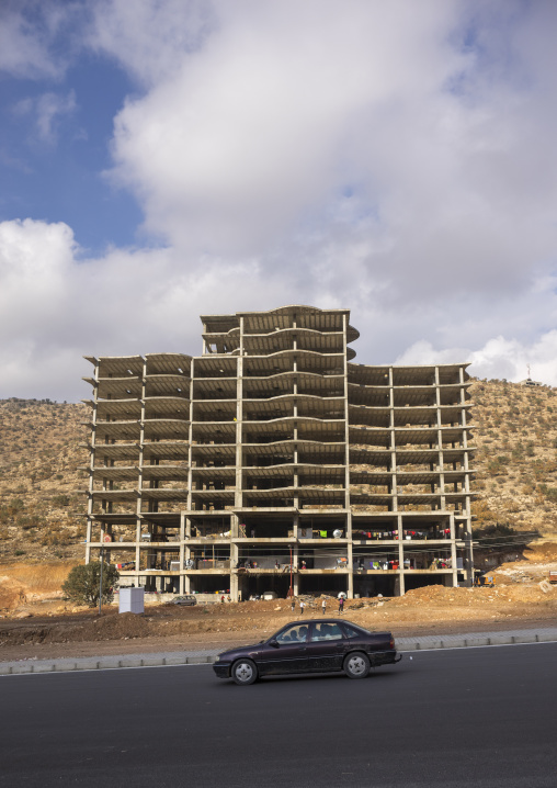 Yezidi Refugees Displaced From Sinjar Living In An Under Construction Building, Duhok, Kurdistan, Iraq