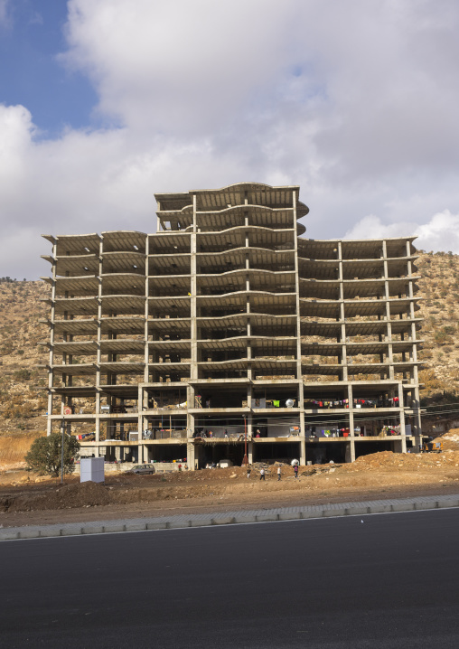 Yezidi Refugees Displaced From Sinjar Living In An Under Construction Building, Duhok, Kurdistan, Iraq