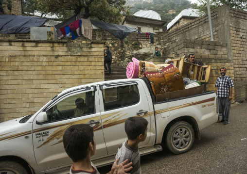 Iraqi Yazidis Fleeing From Sinjar To Lalesh, Kurdistan, Iraq