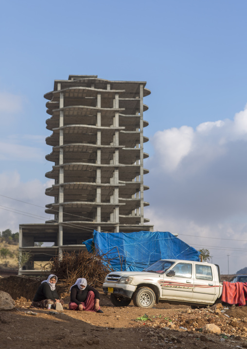 Yezidi Refugees Displaced From Sinjar Living In An Under Construction Building, Duhok, Kurdistan, Iraq