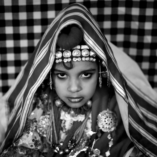 Tuareg girl in traditional clothing, Tripolitania, Ghadames, Libya