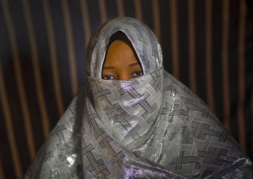 Tuareg girl in traditionnal clothing, Tripolitania, Ghadames, Libya