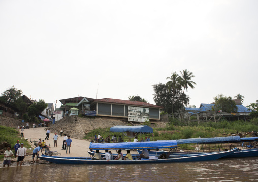 Border on the mekong river between laos and thailand, Houei xay, Laos