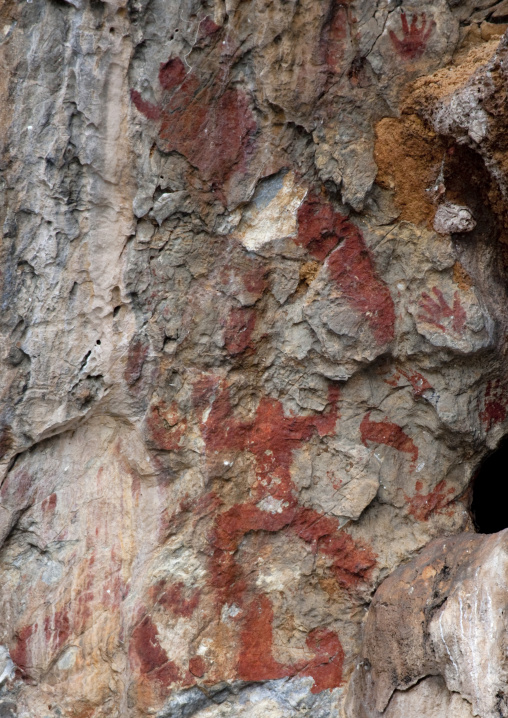 Prehistoric rocks paintings on the mekong, Luang prabang, Laos