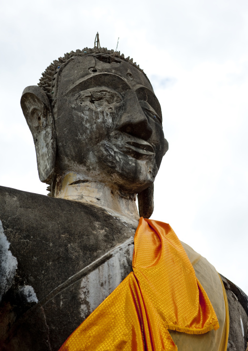 Buddha at wat phia ruins, Phonsavan, Laos