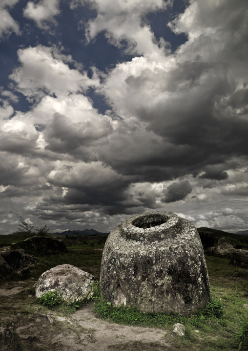 Plain of jars on xieng khuang plateau, Phonsavan, Laos