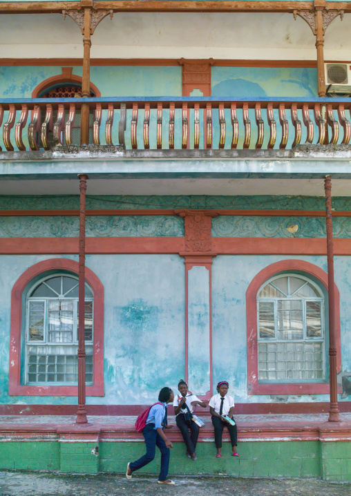 Girls In Front Of An Old Portuguese Colonial Building, Inhambane, Inhambane Province, Mozambique