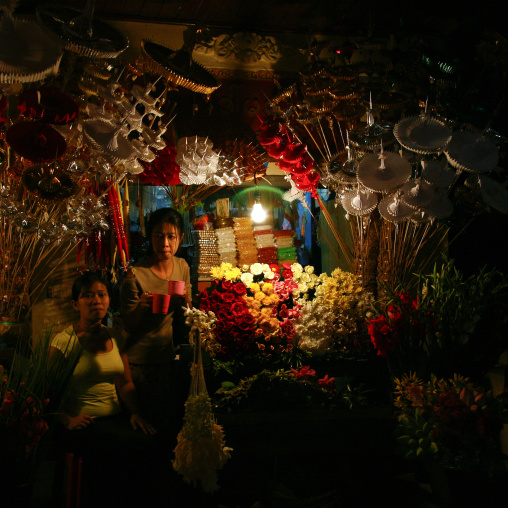 Shwedagon Pagoda Shop, Rangoon, Myanmar