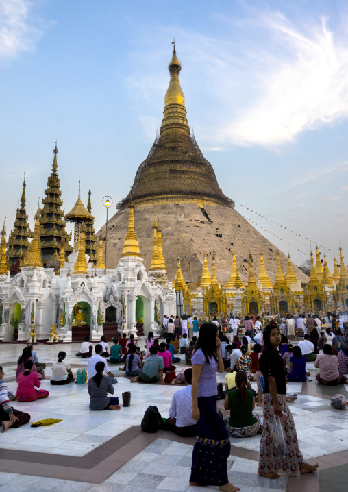 Shwedagon Pagoda, Yangon, Myanmar