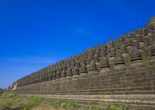 Stupas At Kothaung Temple, Mrauk U, Myanmar