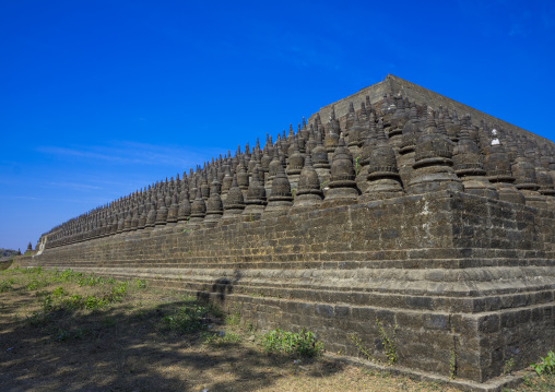 Stupas At Kothaung Temple, Mrauk U, Myanmar