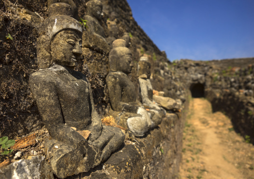 Buddha Statues In Kothaung Temple, Mrauk U, Myanmar