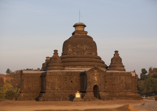 Le-myet-hna Temple, Mrauk U, Myanmar